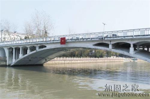 經過多次維修加固的徐凝門橋“退役”，功成身退